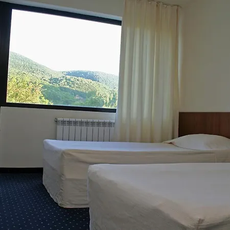 Paradise Hotel Targovishte (Targovishte)