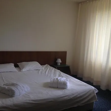 Paradise Hotel Targovishte (Targovishte)